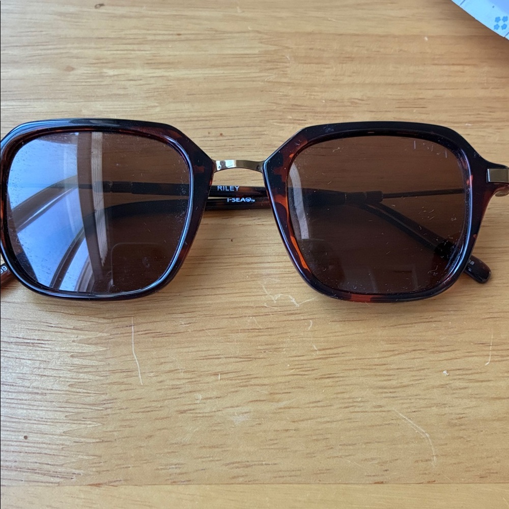 Riley Tortoise Shell Sunglasses